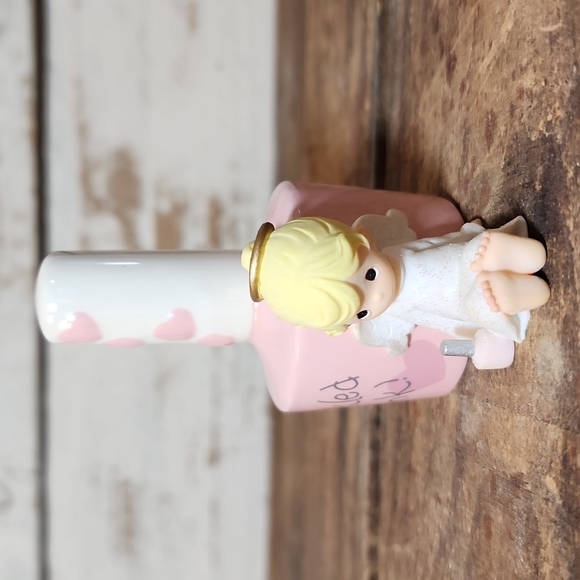 Enesco Precious Moments Porcelain Fugurine Tickled Pink - Picture 2 of 4